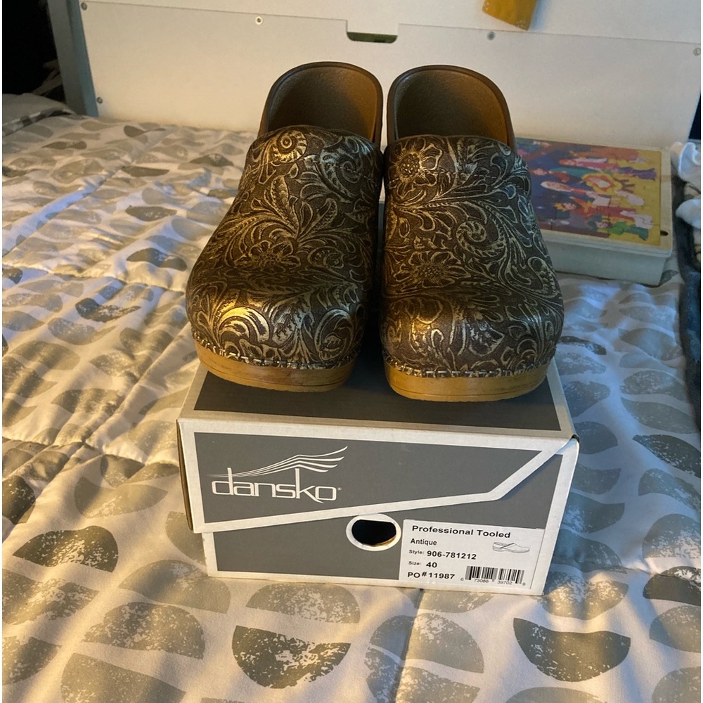 Dansko leather Antique Tooled clogs. Brand new!